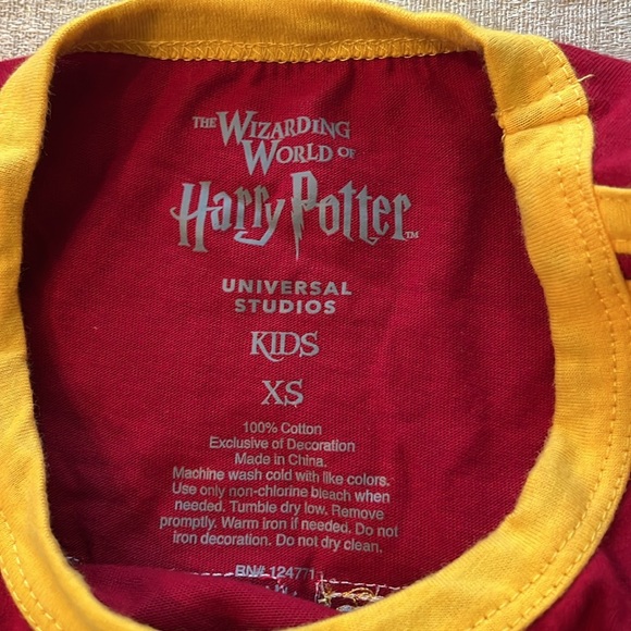NWT Universal Studio Harry Potter T-Shirt Gryffindor XS - Picture 3 of 4